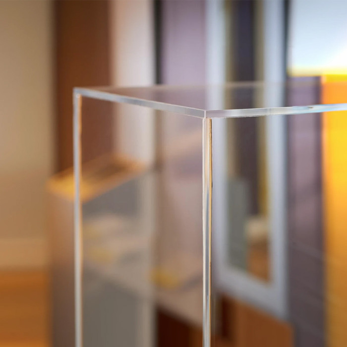 Vitrine sur mesure collée